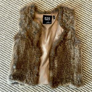 525 America fur vest